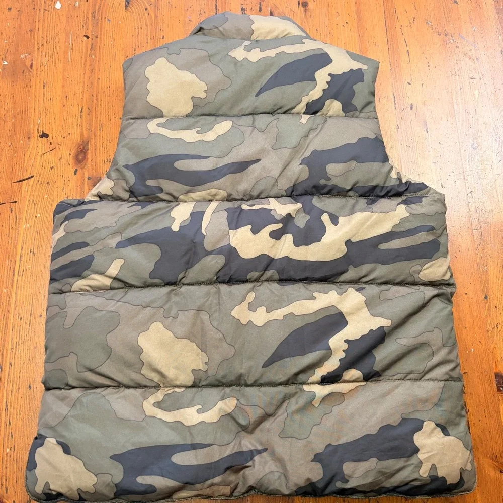 Kids Old Navy Camo Puffer Vest‎ Size Medium Padded Zip Pockets Excellent